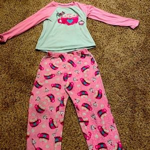 I am selling this cute two piece set of pajamas that are pink.